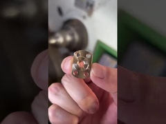 Personalisieren Sie leichte CNC TC4 Titanium drehte kleine Teile für Bluetooth-Controller